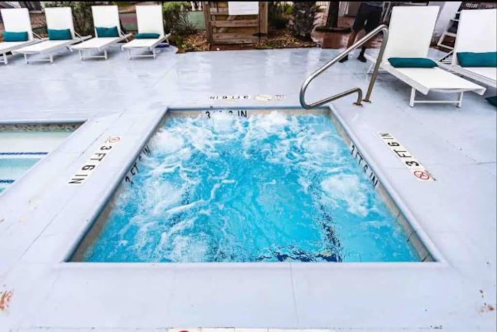 Lux Suite /King Bed /Free Parking/Pool/First Floor ฮูสตัน ภายนอก รูปภาพ