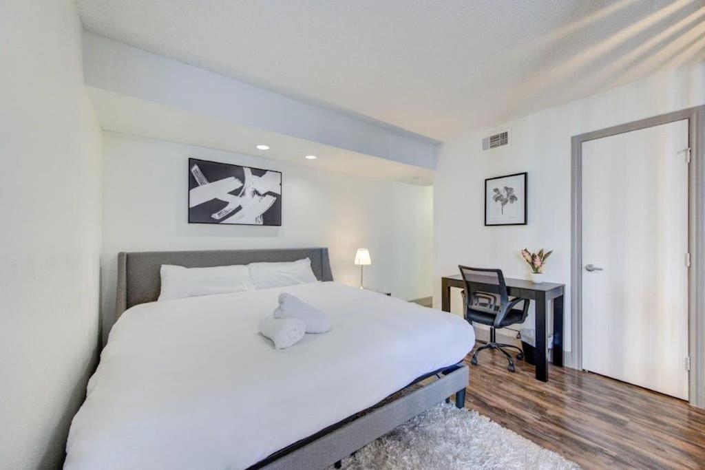 Lux Suite /King Bed /Free Parking/Pool/First Floor ฮูสตัน ภายนอก รูปภาพ
